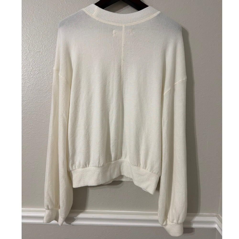 Free People Beach Cream Cozy Balloon Sleeve Crewneck Sweatshirt‎ Fuzzy Soft MED - Picture 3 of 6